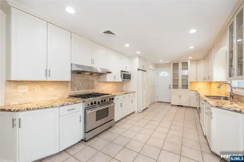 68 Mandeville Drive Wayne NJ 07470