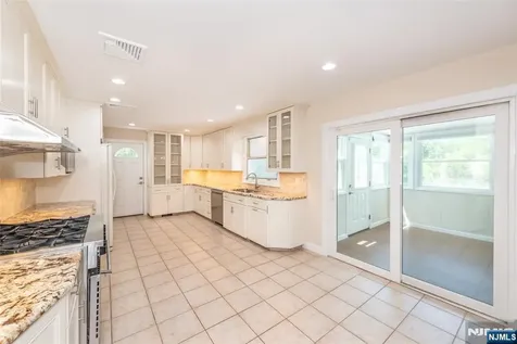 68 Mandeville Drive Wayne NJ 07470