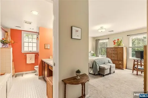 8 Quartz Lane Paterson NJ 07501