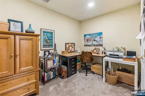 8 Quartz Lane Paterson NJ 07501