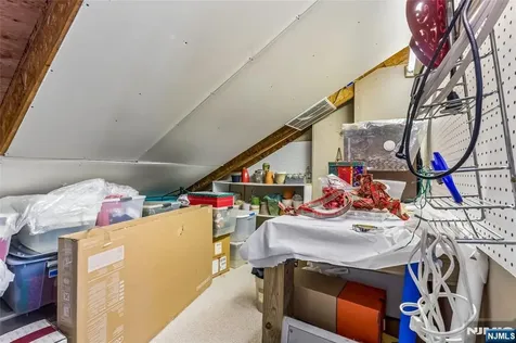 8 Quartz Lane Paterson NJ 07501