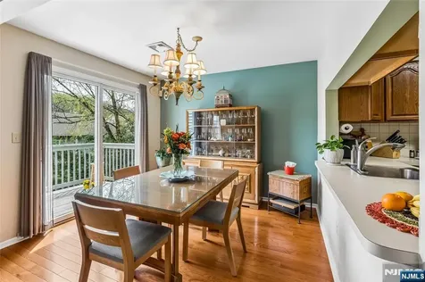 8 Quartz Lane Paterson NJ 07501