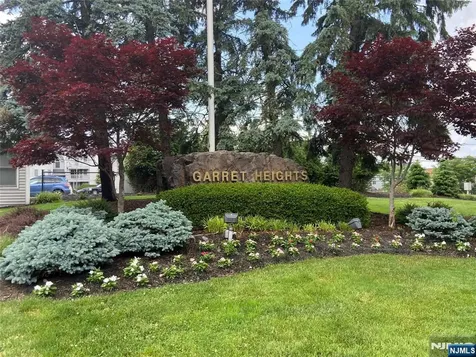 8 Quartz Lane Paterson NJ 07501
