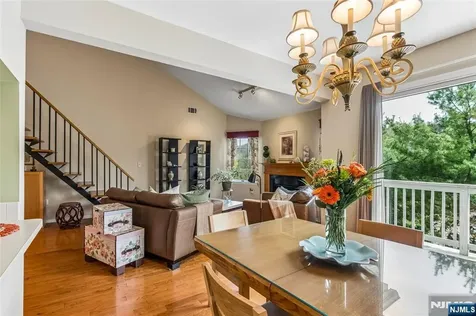 8 Quartz Lane Paterson NJ 07501
