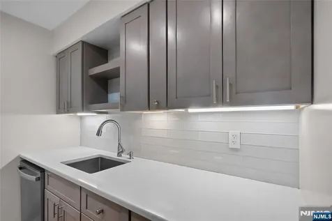 29 N End Drive Secaucus NJ 07094