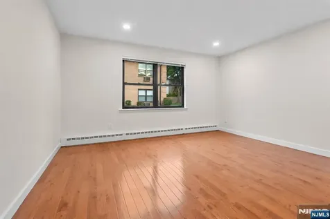 29 N End Drive Secaucus NJ 07094
