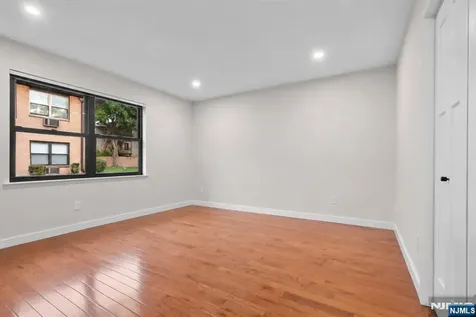 29 N End Drive Secaucus NJ 07094