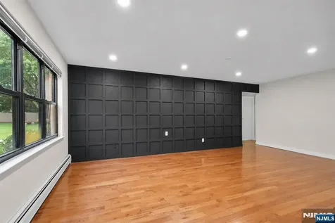 29 N End Drive Secaucus NJ 07094