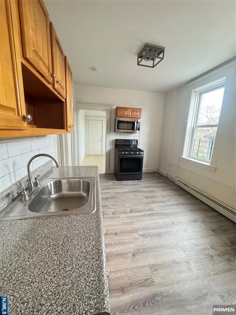 178 Howe Avenue Passaic NJ 07055