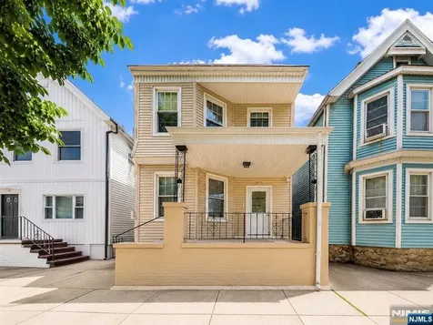 305 Ann Street Harrison NJ 07029