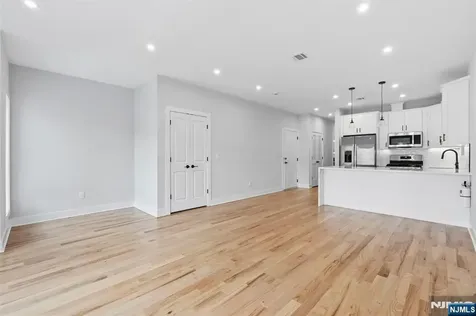 441 John Street East Newark NJ 07029