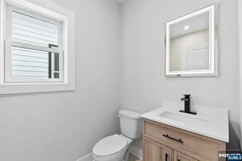 441 John Street East Newark NJ 07029
