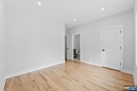 441 John Street East Newark NJ 07029