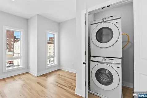 441 John Street East Newark NJ 07029