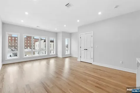 441 John Street East Newark NJ 07029