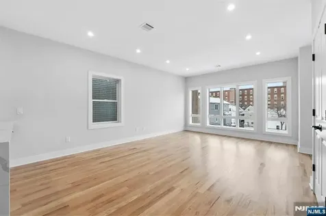 441 John Street East Newark NJ 07029