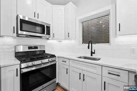 441 John Street East Newark NJ 07029