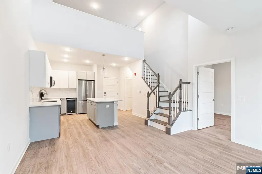 15 W Johnson Avenue Bergenfield NJ 07621