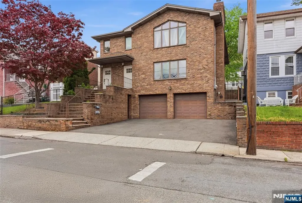 767 Kingsland Avenue Ridgefield NJ 07657