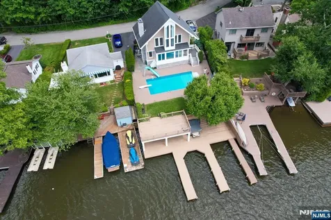 17 Forest Lake Drive West Milford NJ 07421