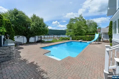 17 Forest Lake Drive West Milford NJ 07421