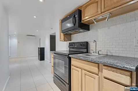 94 Manchester Avenue Paterson NJ 07502