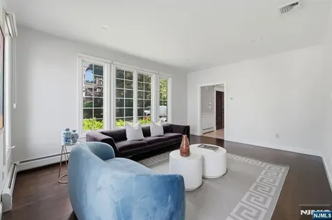 70 Mcelroy Avenue Fort Lee NJ 07024