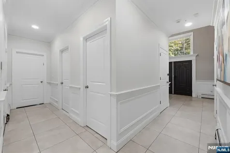 70 Mcelroy Avenue Fort Lee NJ 07024