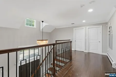 70 Mcelroy Avenue Fort Lee NJ 07024