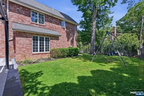 70 Mcelroy Avenue Fort Lee NJ 07024