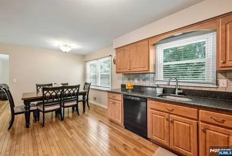 37 Wolfe Drive Wanaque NJ 07465
