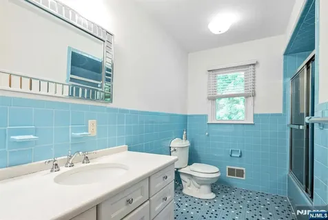37 Wolfe Drive Wanaque NJ 07465
