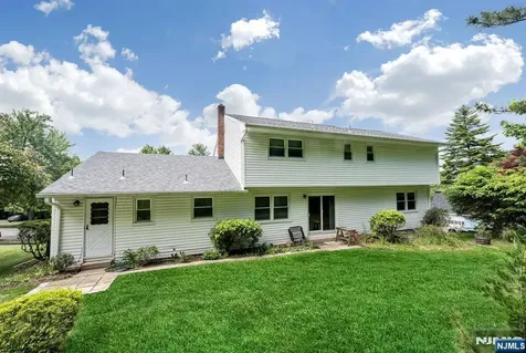 37 Wolfe Drive Wanaque NJ 07465