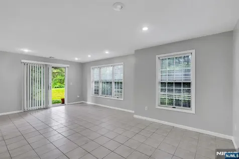 82 Stonyridge Drive Lincoln Park Borough NJ 07035