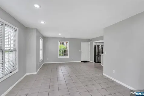 82 Stonyridge Drive Lincoln Park Borough NJ 07035