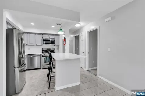82 Stonyridge Drive Lincoln Park Borough NJ 07035