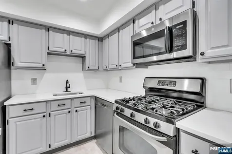 82 Stonyridge Drive Lincoln Park Borough NJ 07035