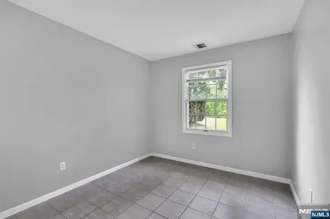 82 Stonyridge Drive Lincoln Park Borough NJ 07035