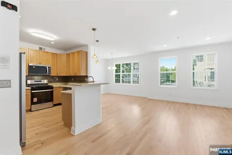 131 Brittany Court Clifton NJ 07013