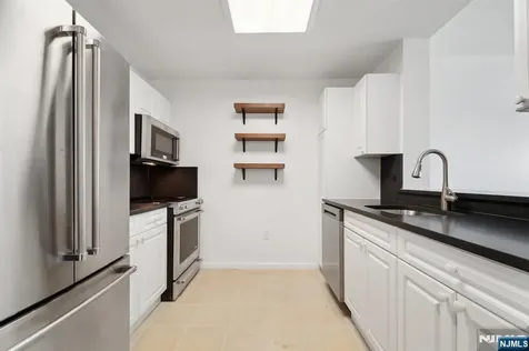 110 City Place Edgewater NJ 07020