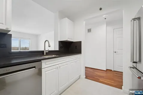 110 City Place Edgewater NJ 07020