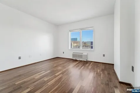 110 City Place Edgewater NJ 07020