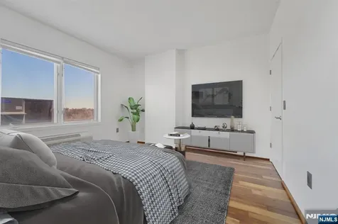 110 City Place Edgewater NJ 07020