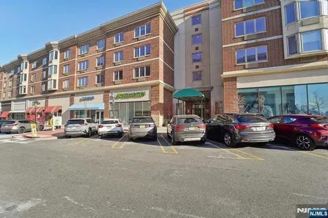 110 City Place Edgewater NJ 07020