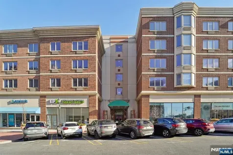 110 City Place Edgewater NJ 07020