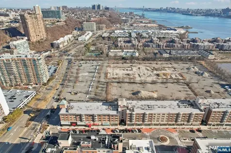 110 City Place Edgewater NJ 07020