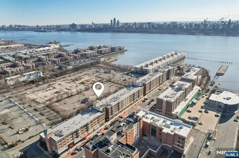 110 City Place Edgewater NJ 07020