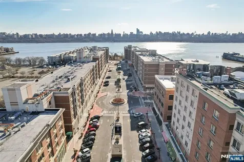 110 City Place Edgewater NJ 07020