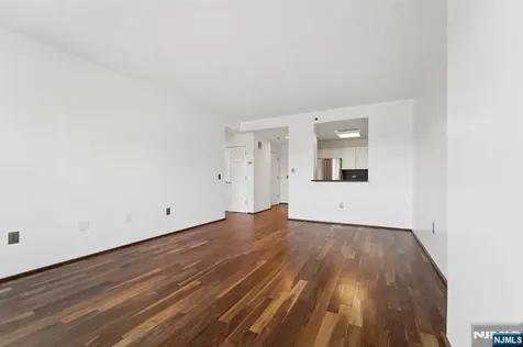110 City Place Edgewater NJ 07020