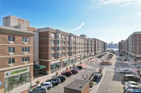 110 City Place Edgewater NJ 07020